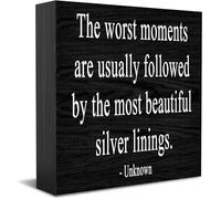 Letrero de madera con texto en inglés "The Worst Moments Are Usually Followed By The Most Beautiful Silver Linings" para decoración del hogar y la oficina, accesorios de escritorio de oficina, placa