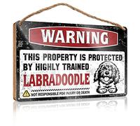 Letrero de madera divertido con texto en inglés "Warning This Property Is Protected By A Highly Trained Labradoodle", letreros divertidos para decoración del hogar, regalos para amigos del trabajo (20