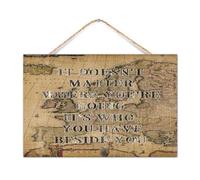 Letrero de madera envejecida con texto en inglés "It Doesn't Matter Where You're Going It's Who You Have Beside You", decoración primitiva para puerta delantera, mapas náuticos vintage, letreros de