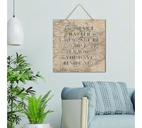 Letrero de madera vintage para el hogar con texto en inglés "It Doesn't Matter Where You're Going It's Who You Have Beside You", placa de madera personalizada con cita positiva, arte de mapa