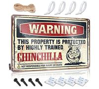 Letrero de metal de estaño para decoración del hogar, decoración de pared vintage | Advertencia de que esta propiedad está protegida por una chinchilla americana altamente entrenada, accesorio para