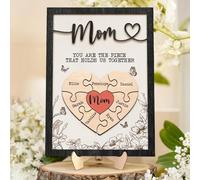 Letrero de pieza de rompecabezas personalizado para mamá, eres la pieza que nos sostiene juntos, regalo para el día de la madre de niños, marco de rompecabezas de corazón de madera con nombres de
