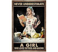 Letreros de estaño para hombres, Never Underestimate A Girl Who Loves Tattoos and Baking Tin Sign Chic Art Wall Decor Funny Iron Plate Signs Gift for Living Room Office 20.3x30.5 cm