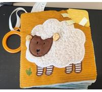 let's make Libro de tela sensorial para bebés a partir de 0, 3, 6, 12 meses, libro interactivo con sonajero, juguete para cochecito de bebé, regalo para niños y niñas (libro de tela de ovejas)