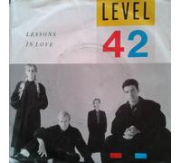 LEVEL 42 - lessons in love / hot water (live) 45 rpm single