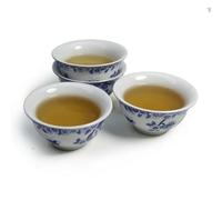 Liang baobao Juego de 4 tazas de degustación de té tradicional chino, mini tazas de porcelana blanca de 2 onzas para ceremonia de té Gongfu (mariposa y flor de amor)