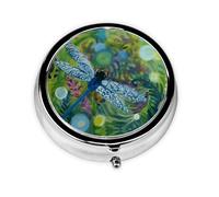 Libélula azul pintada a mano. Este pequeño pastillero redondo es un organizador portátil de medicamentos de viaje con tres compartimentos para almacenar medicamentos diarios.