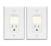 LIDER Toma de corriente de 15 A con luz guía LED y sensor de movimiento, receptáculo de luz guía PIR, retardo de tiempo ajustable, resistente a manipulaciones, placa de pared incluida, color blanco