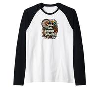 Life Is Better On Two Wheels Bicycle Cycling Bike Rider Camiseta Manga Raglan