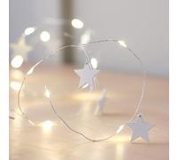 Lights4fun Guirnalda de Luces con 15 Estrellas de Madera Blancas y 20 LED Blanco Cálido a Pilas y Temporizador Decoración Navideña para Interiores