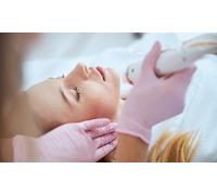 Limpieza facial avanzada con dermapen y masaje kobido en cara cuello y escote