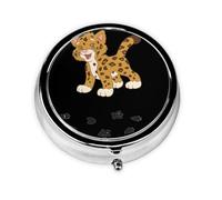 Lindo Baby Jaguar. Este pequeño pastillero redondo es un organizador portátil de medicamentos de viaje con tres compartimentos para almacenar medicamentos diarios.
