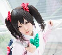 LINLINCD Cosplay wig femenino negro corto recto pelo sintético fibra de alta temperatura Cosplay pelucas llenas amor vida Nico Yazawa Niko+2 arco horquillas negro