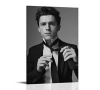 LINTEZHG Tom Holland Póster Blanco y Negro Pintura Decorativa Lienzo Arte de Pared Salón Póster Dormitorio Pintura, Arte de Pared Impresión de Imagen Moderna Decoración de Habitación Familiar 24 x 36