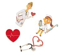 LIOOBO Broche de Moda para Mujer en Forma de Corazón Diseño de Enfermera y Doctor, de Oro Real, Delicado y Decorativo para Celebraciones y Fiestas, Set de 4 Piezas