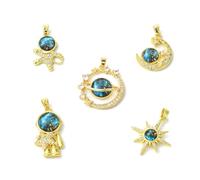 LiQunSweet 5 dijes de latón con circonita cúbica de 5 estilos, diseño de astronauta, espacio exterior, universo, planeta celestial, para bricolaje, joyería, pulsera, collar, aretes, bolsa, llavero