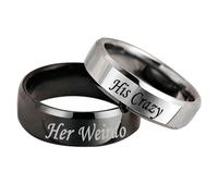 Lirzxin Juego de anillos de boda para él y ella, anillos de compromiso de acero inoxidable para parejas, simples y redondos de 6 mm, con texto en inglés "Her Weirdo His Crazy Silver", color negro,