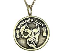 LKBEADS Collar con colgante Memento Mori en relieve, hecho de plata de ley 925 con baño de oro, cadena de cable de 45 cm (18"), dije redondo para joyería unisex hecha a mano | LK_EMBO_00366