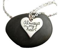 LKBEADS Collar de plata de ley 925 "Siempre en mi corazón, pequeño regalo, joyería romántica inspiradora, colgante con frase inspiradora y palabra de amor | con cadena de 45 cm | chapado en plata |