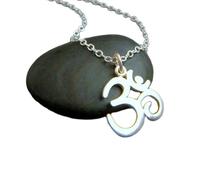 LKBEADS Collar Om en plata de ley 925. Colgante. Joyería de yoga zen. Pequeño y sencillo símbolo de ohm. Dije delicado. Para diario. Joya delicada. Regalo | Con cadena de 45 cm | Chapado en plata |