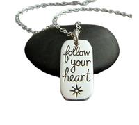 LKBEADS Collar Sigue tu corazón en plata de ley 925. Pequeño colgante romántico inspirador con frase inspiradora y palabra de amor | Cadena de 45 cm | Chapado en plata | L_PN_0219