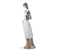 LLADRÓ Figura Enfermera. Figura Enfermera de Porcelana.