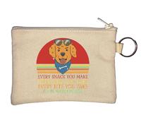 Llavero con texto en inglés "Every Snack You Make Every Meal You Bake Every Bite You Take I'll Be Watching You", color beige