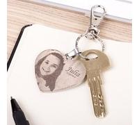 Llavero de Metal Corazón Grabado con Foto y Nombre - Regalo San Valentín - 4,3 x 3,7 cm - Acero - Grabado por una cara - Personaliza tu Llavero