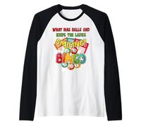 Lo Que Tiene Bolas y Mantiene a Las Damas Sonriendo Humor Bingo Camiseta Manga Raglan