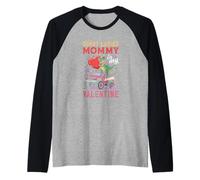 Lo Siento señoras, Mami es mi Monster Truck con Dinosaurios de San Valentín Camiseta Manga Raglan