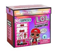 LOL Surprise Furniture con la Muñeca M.C. Swag de la Serie 1 - 10+ Sorpresas, Set de Cozy Copue, Accesorios y Más - Compatible con LOL Surprise House - Juego Plegable - A Coleccionar - Edad: 3+ años