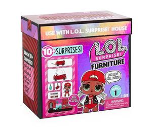 LOL Surprise Furniture con la Muñeca M.C. Swag de la Serie 1 - 10+ Sorpresas, Set de Cozy Copue, Accesorios y Más - Compatible con LOL Surprise House - Juego Plegable - A Coleccionar - Edad: 3+ años
