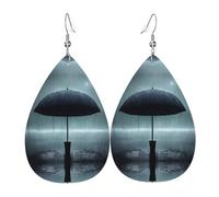 Los aretes de cuero con forma de lágrima de paraguas negro bajo la lluvia son un accesorio lujoso y de moda adecuado para mujeres, mostrando encanto individual.
