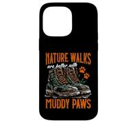 Los paseos por la naturaleza son mejores con patas fangosas caminando con perro Carcasa para iPhone 14 Pro Max