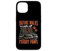 Los paseos por la naturaleza son mejores con patas fangosas caminando con perro Carcasa para iPhone 13