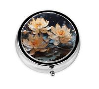 Loto blanco bohemio. Este pequeño pastillero redondo impreso es un organizador portátil de pastillas y vitaminas perfecto para bolsillos, bolsos y viajes.