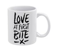 Love at First Bite - Taza de café de cerámica blanca de 11 onzas, taza de té impresa de doble cara con mango ergonómico en C, vajilla de porcelana gruesa para hogar, oficina, cocina, regalos novedosos