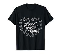 Love Grows Here - Diseño de corazón Camiseta