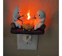 Luz nocturna de fogata fantasma | Luz nocturna malvaviscos asados fantasma | Fantasmas asando fogata S'mores luz nocturna con llama parpadeante | Luz de noche vela Halloween enchufable en la pared