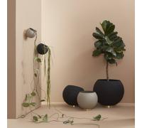 Maceta de pared Globe de AYTM, Ø 21 cm, negro, aluminio