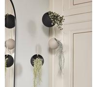 Maceta Globe de AYTM, colgante, Ø 21 cm, negro, aluminio True