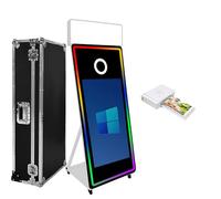 Magic Mirror - Cabina fotográfica interactiva con espejo y funda de vuelo, mini PC integrada con impresión instantánea y compartición para eventos, fiestas, bodas, alquiler (blanco, pantalla de 43