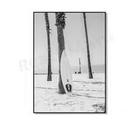 MAIMANG Póster artístico de surf en blanco y negro: surfista femenina en una gran ola con 5 tablas de surf en la playa, con arbustos. Fotografía costera para decoración de pared (20x30cm/sin marco).