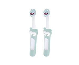 MAM Baby's Brush - Juego de 2 cepillos de dientes para bebé con mango corto para un fácil agarre, cepillo de dientes para niños para una limpieza suave de los dientes, a partir de 6 meses, color