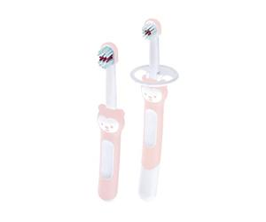 MAM Learn to Brush Set - Cepillo de dientes para bebé con mango largo para sujetar juntos, cepillo de dientes para niños que entrena el cepillado de los dientes, a partir de 5 meses, color rosa
