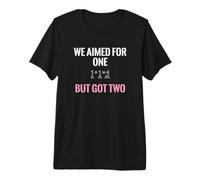 Mamá Gemela Que apuntamos a una Pero Tenemos Dos Baby Shower Camiseta Premium