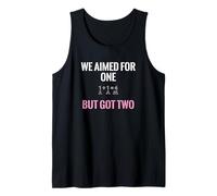 Mamá Gemela Que apuntamos a una Pero Tenemos Dos Baby Shower Camiseta sin Mangas