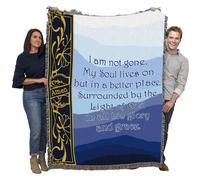 Manta ""No me he ido"", mi alma sigue viva, azul - Tapiz de algod n para regalar en duelo - Hecho en EE. UU. (183 x 137 cm)