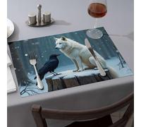 Manteles individuales de fresa con diseño de lobo blanco y cuervo negro sobre un tocón nevado en un bosque de invierno, para comedor, decoración de fiesta occidental (6 piezas)