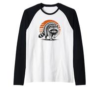 Mapache Salvaje al acecho Animal intrépido Atardecer Retro Camiseta Manga Raglan